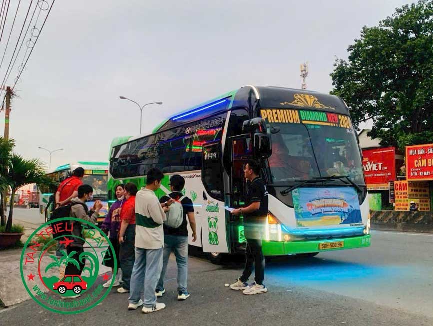 Thuê xe 29 chỗ đi teambuilding
