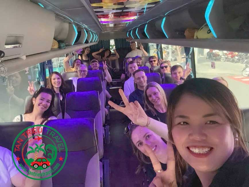 Thuê xe 29 chỗ phục vụ hội nghị