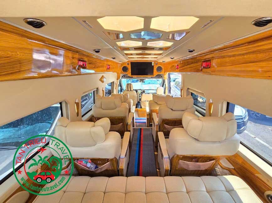 Limousine 11 chỗ cao cấp và tiện nghi