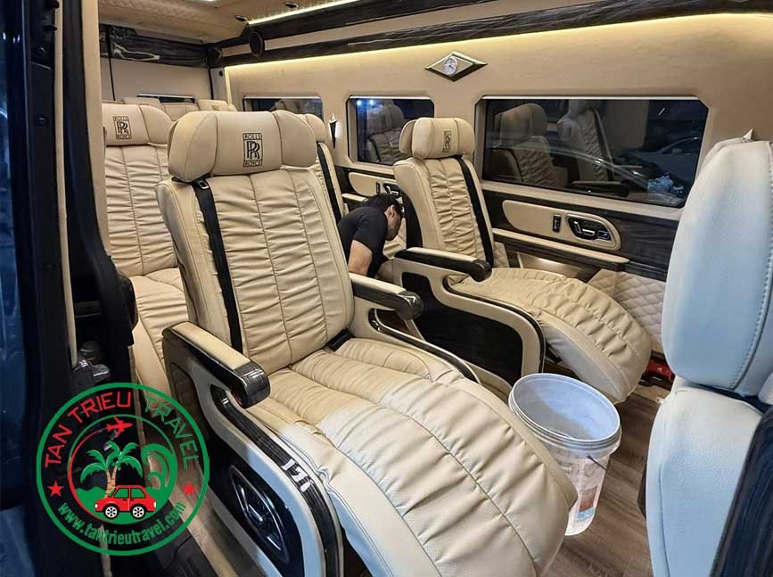 Thuê xe limosine 9 chỗ đi Cà Mau
