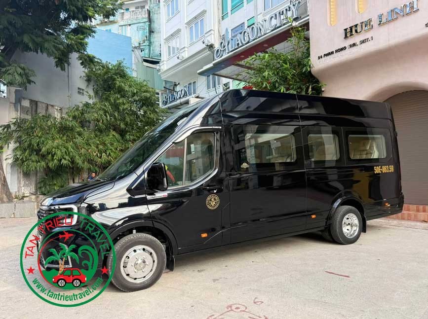 Xe limousine 9 chỗ đẳng cấp cho những chuyến đi