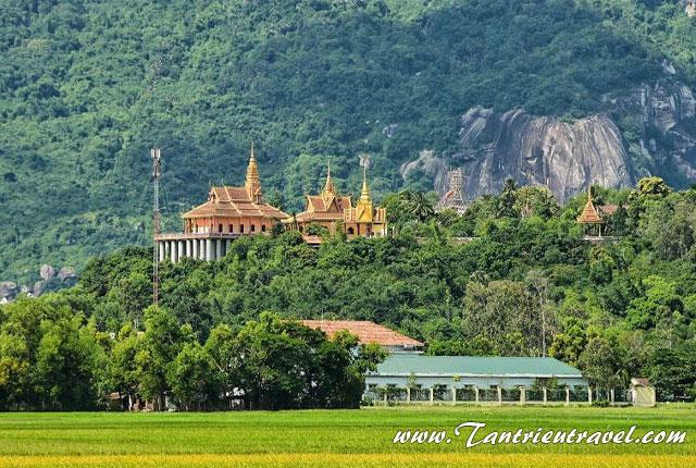 Ngôi chùa đậm chất Khmer ở vùng 7 núi An Giang