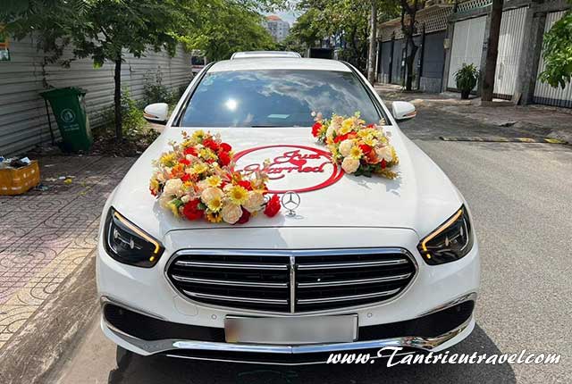 Cho thuê xe hoa cưới Mercedes E 200-250-300 giá rẻ tại Sài Gòn