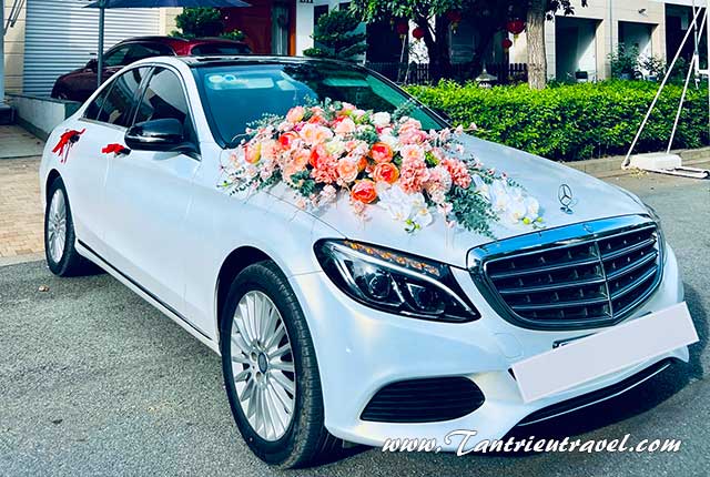 Cho thuê xe hoa cưới Mercedes C250 giá rẻ tai Sài Gòn