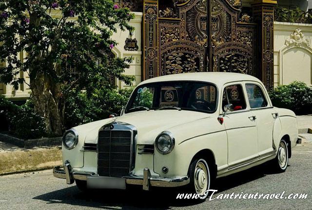 Cho thuê xe hoa cổ Mercedes 190 Ponton