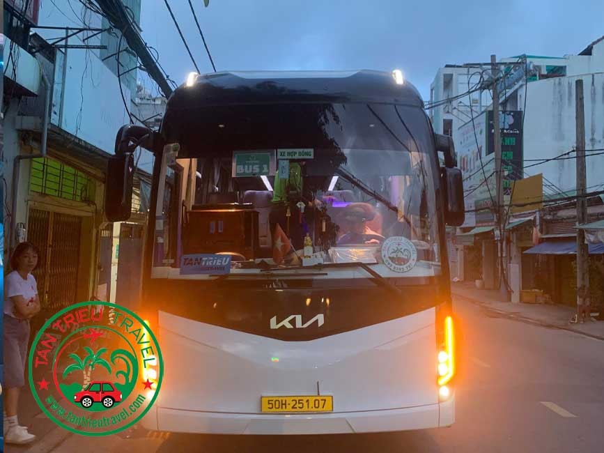 Thuê xe 45 chỗ Kia Grandbird tại TPHCM