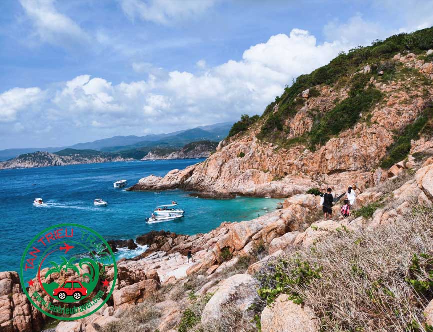 Lặn ngắm San Hô