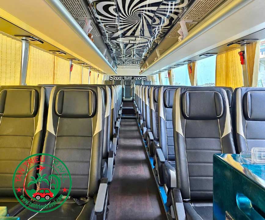 Tiện ích trên dòng xe 29 chỗ