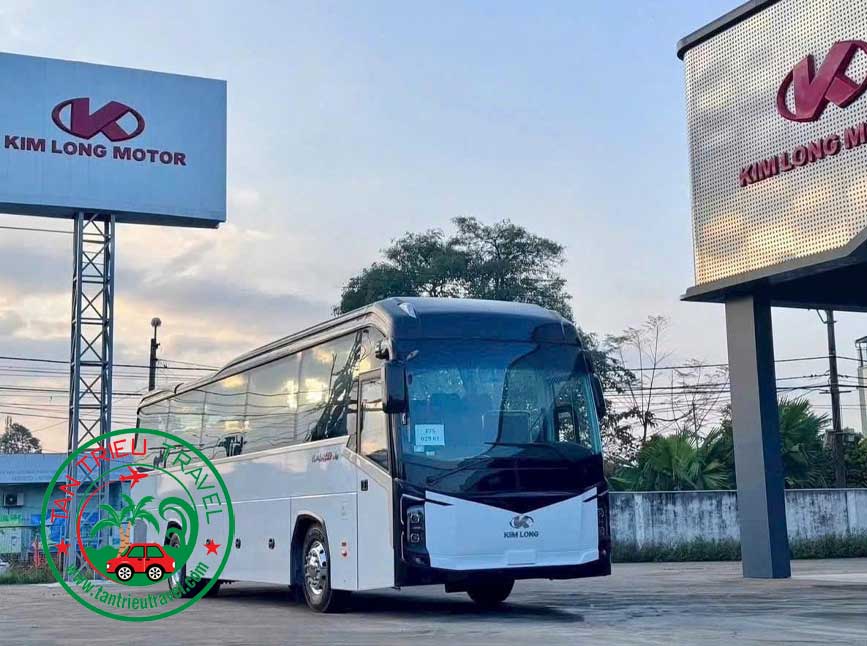 Xe 45 chỗ đời mới tiện nghi và hiện đại