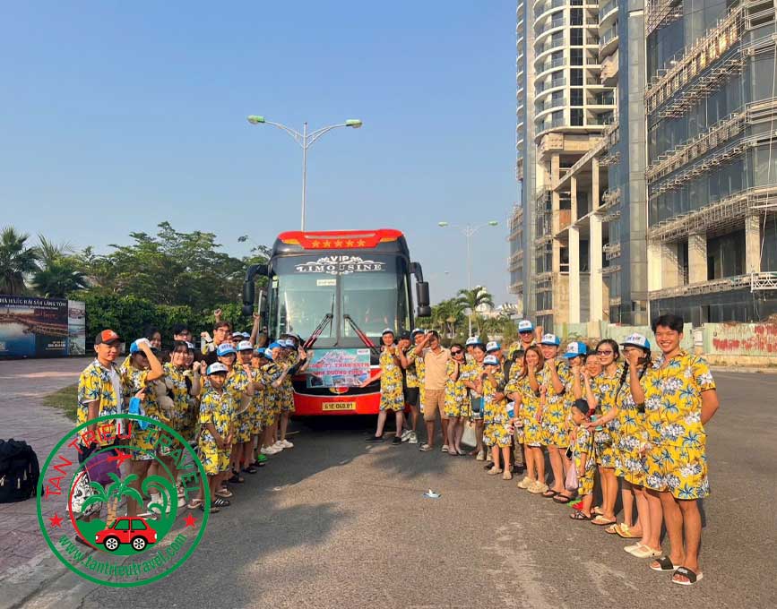 Đi tắm biển Long Hải cùng khách hàng