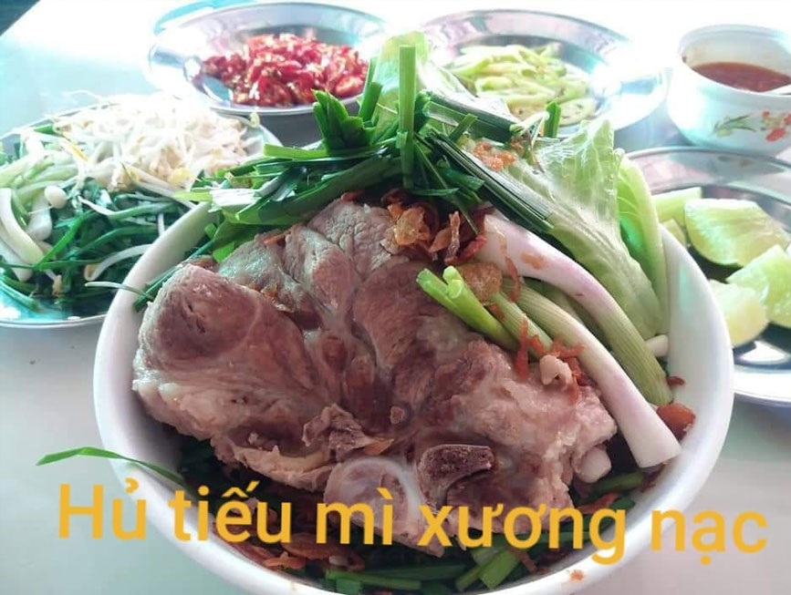 Hủ tiếu mì xương nạc