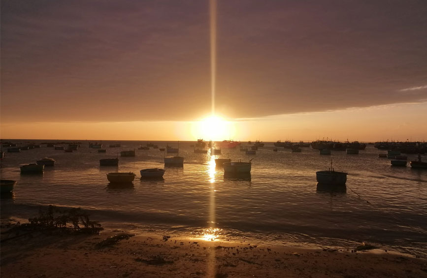 Ngắm Bình Minh từ làng chài Bình An