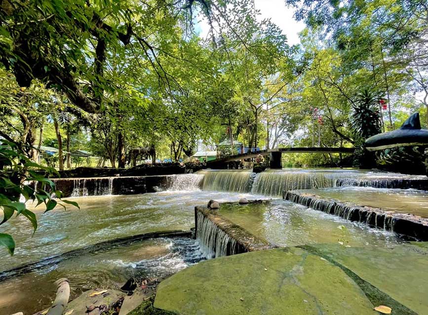 Vui chơi tại Suối Đá Hàn nhớ giữ gìn sạch sẽ cho người đến sau