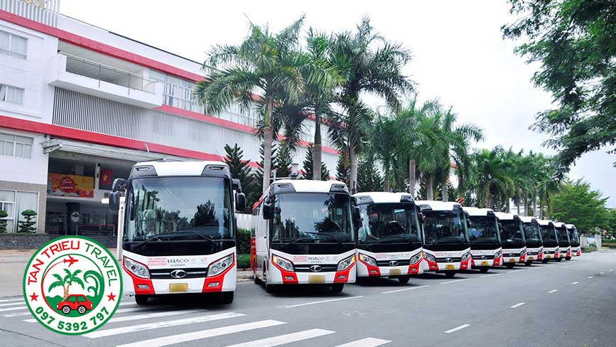 Lựa chọn dòng xe 29 chỗ đời mới tại Tân Triều Travel