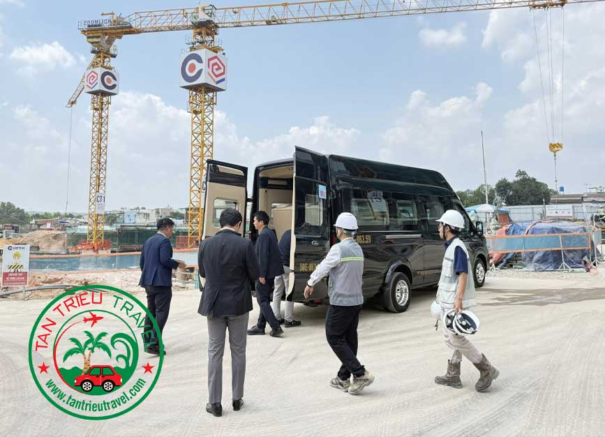 Phục vụ khách nước ngoài công tác tại Việt Nam