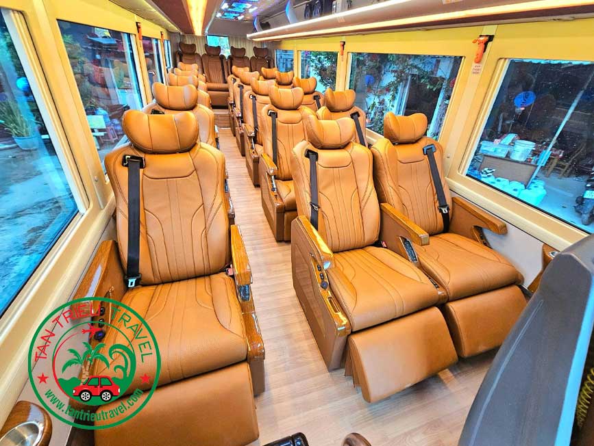 Nội thất limousine 20 chỗ