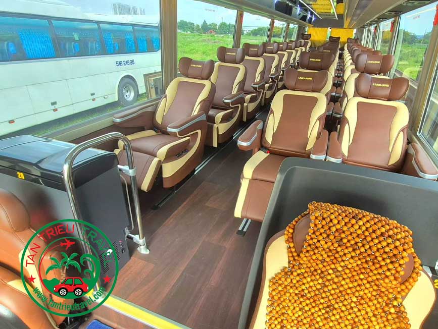 Limousine 28 chỗ đi Cần Thơ