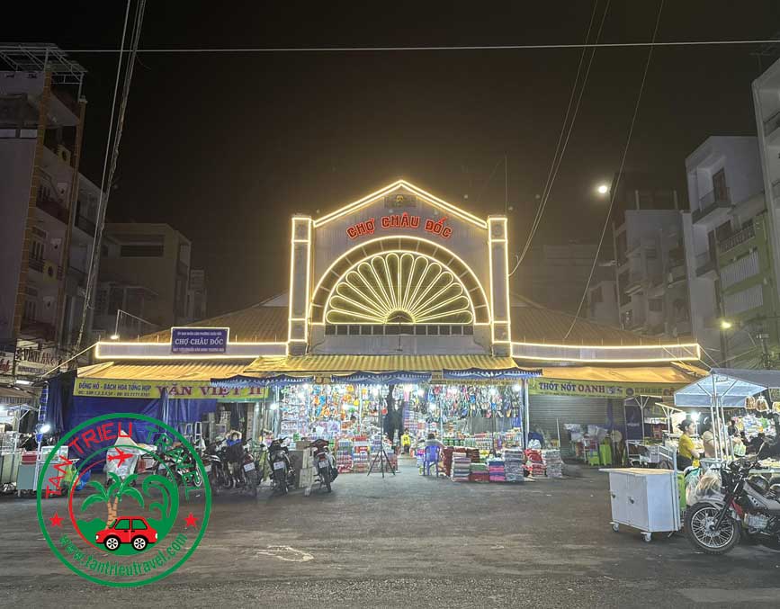 Đặt xe limousine đi Châu Đốc