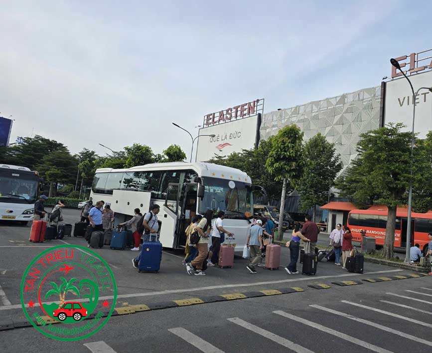 Khách quốc tế đến du lịch tại Việt Nam