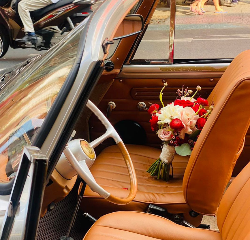 Nội thất màu nâu sang trọng dòng xe 2 ghế