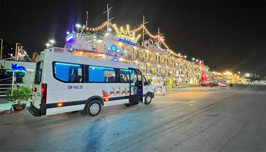 Tham quan, khám phá du thuyền về đêm