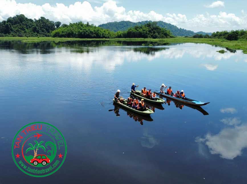 Cảnh đẹp Bàu Sấu trong rừng Nam Cát Tiên