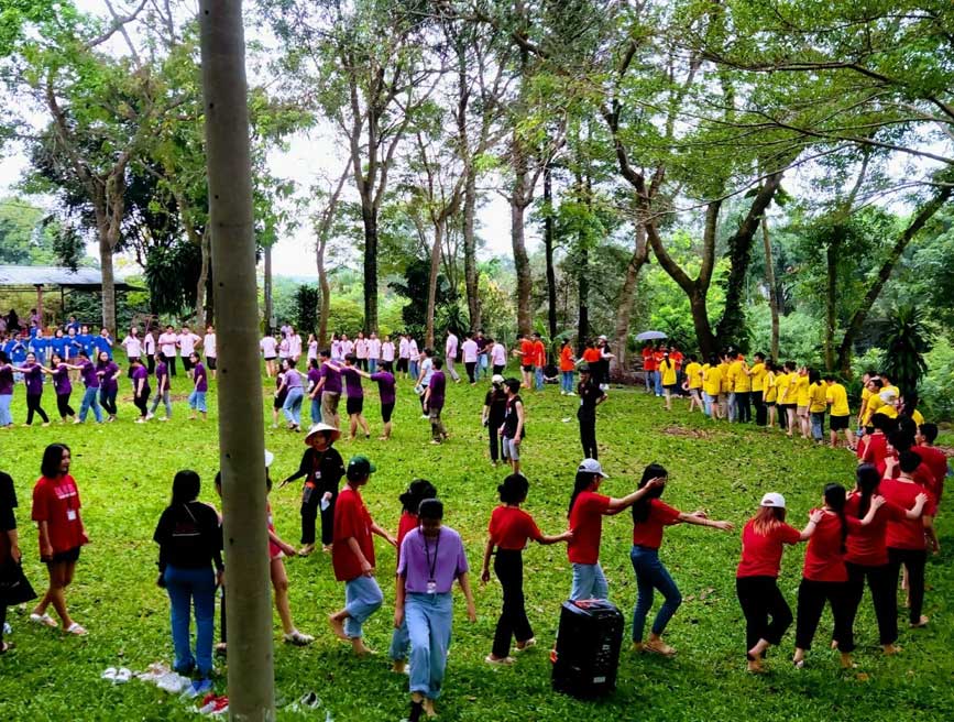 Chơi teambuilding tại Thác Đá Hàn