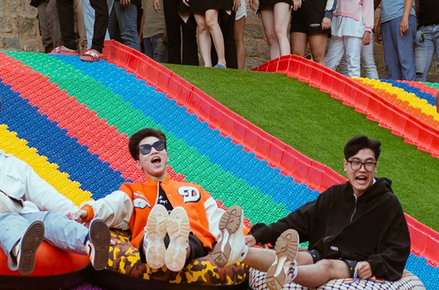 Trượt phao cầu vòng lần đầu tiên tại Đà Lạt