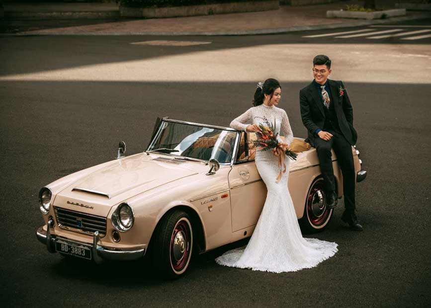 Xe cưới mui trần cổ mang chút hoài niệm của thời gian