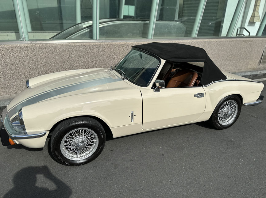 Lựa chọn xe cổ mui trần cùng Tân Triều