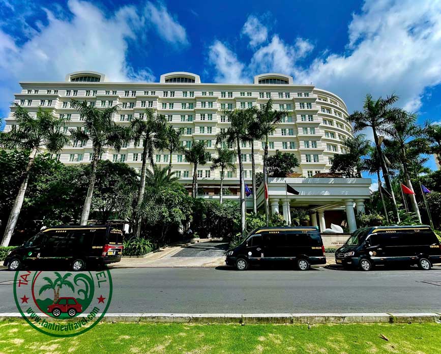 Xe phục vụ đoàn hội nghị