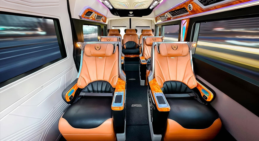 Xe Limo 9 chỗ với kiểu dáng sang trọng