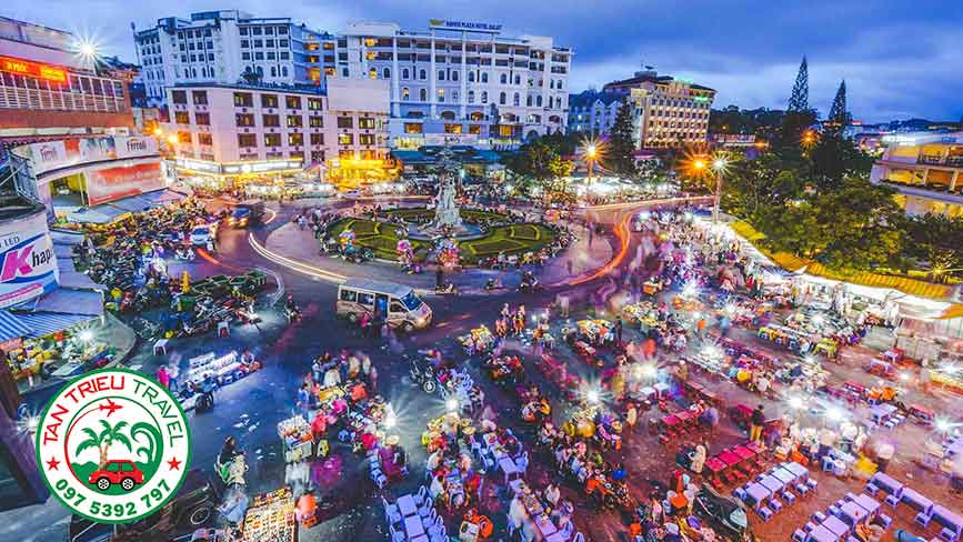 Chợ đểm Đà Lạt, điểm vui chơi về đêm tại thành phố.