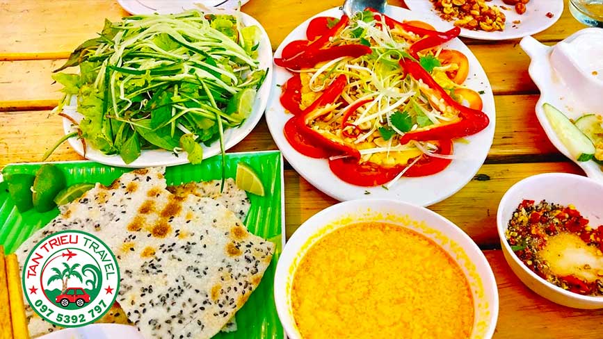 Tiết canh cua, món ăn "đắt - xắt ra miếng" tại Phú Quốc