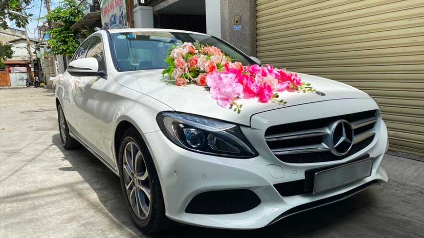 Cho thuê xe hoa cưới Mercedes C200 giá rẻ tại Sài Gòn