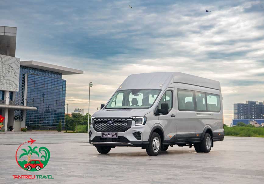 Ford transit 18 chỗ