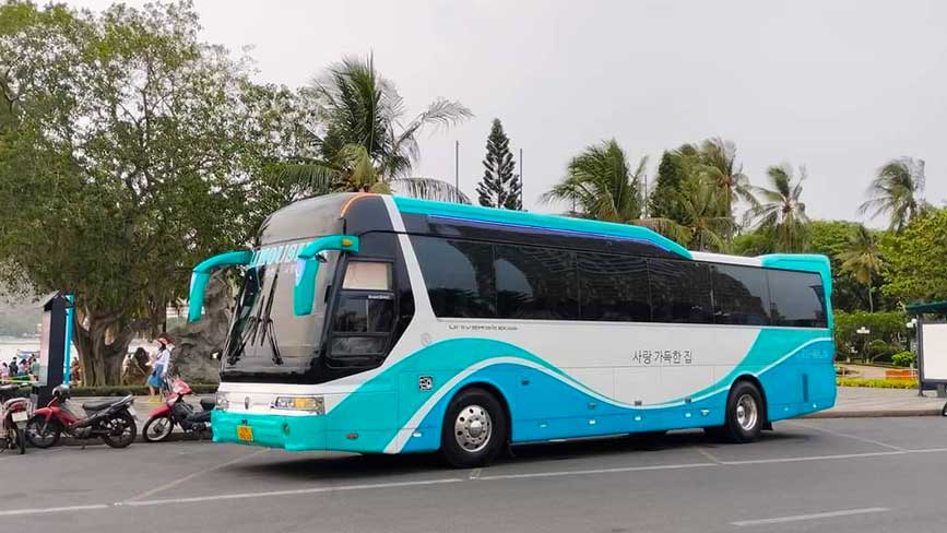 Tân Triều Travel sở hữu những dòng xe 45 chỗ chất lượng