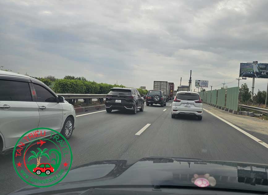 Lái xe cao tốc an toàn và đảm bảo