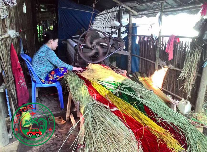 Làng nghề dệt chiếu Định Yên