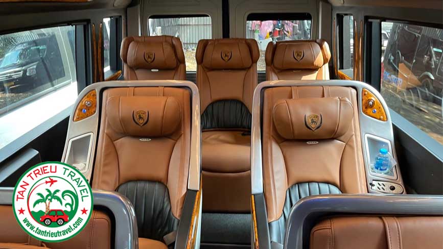 Limosine 9 ghế thượng đỉnh của hãng Dcar