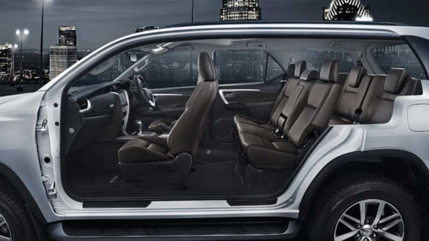 Nội thất 7 chỗ bên trong Fortuner