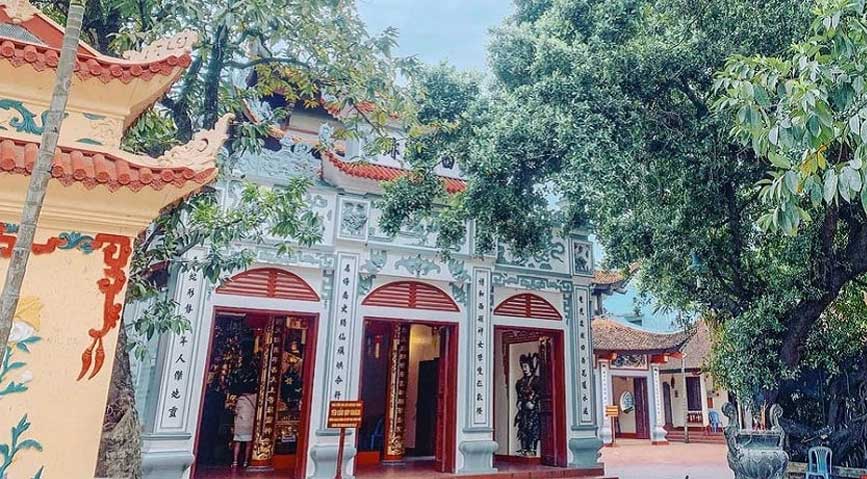 Phủ là nơi thờ Mẩu - đặc trưng văn hóa của người Việt