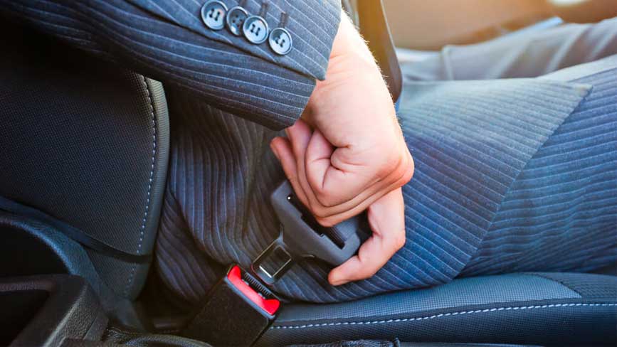Thói quen cài seat belt khi ngồi trên xe du lịch