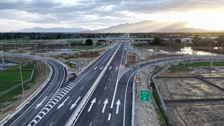 Cao Tốc Cam Lâm - Vĩnh Hảo trước ngày thông xe