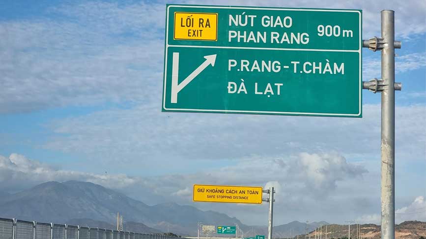 Nút giao cao tốc vào thành phố Phan Rang