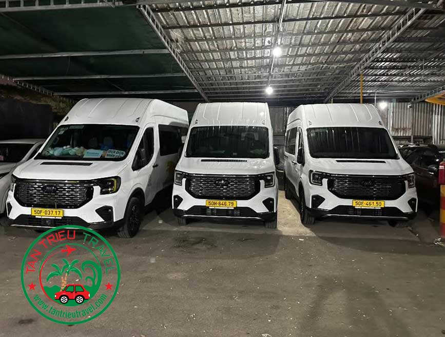 Dòng xe 16 chỗ phiên bản 2025 của Ford Transit