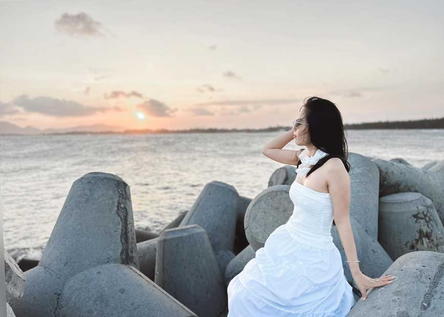 Sống ảo dưới đê chắn sóng