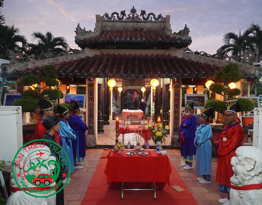 Đền thờ Đức Khai Trấn - Mạc Cửu