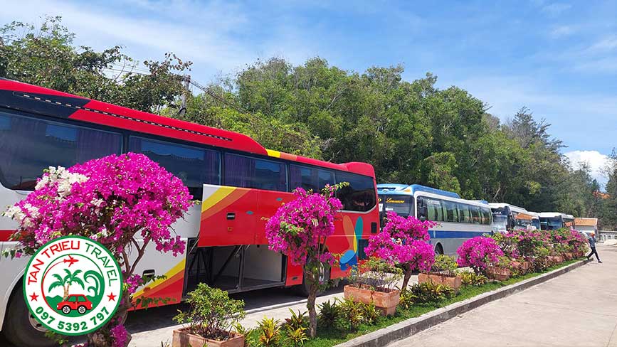 Đồi xe 45 chỗ Tân Triều Travel hoạt động tại 24 quận - huyện TPHCM