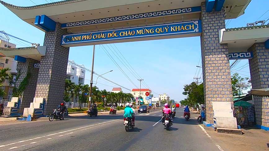 Cổng chào thành phố Châu Đốc - An Giang